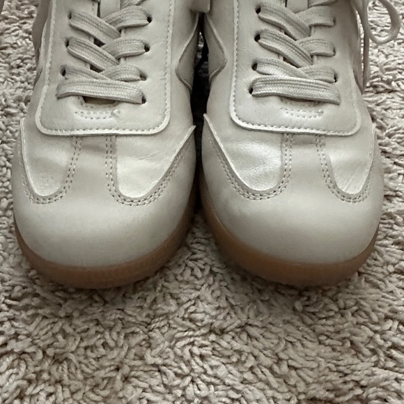 EUC size 7 DV by Dolce Vita White Sneakers - Picture 6 of 9